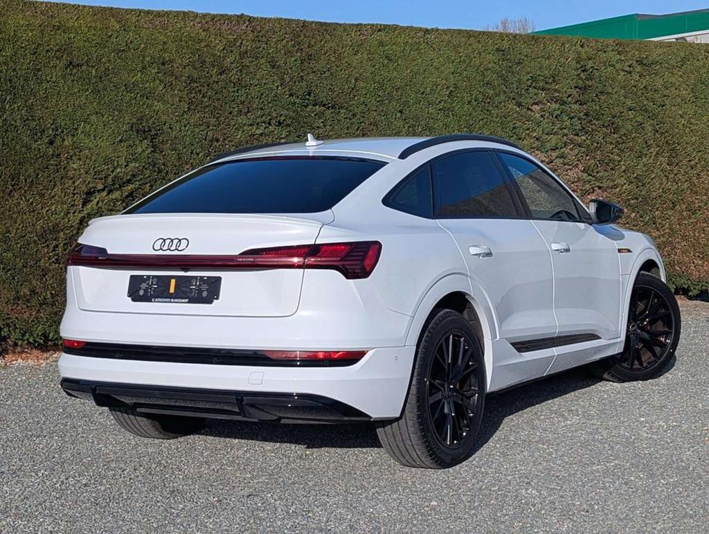 Audi Q8 e-tron (Q8)e-tron - black edition - 2x s-line-side a, Autos, Capteur de lumière, Entreprise, 370 km, 5 portes