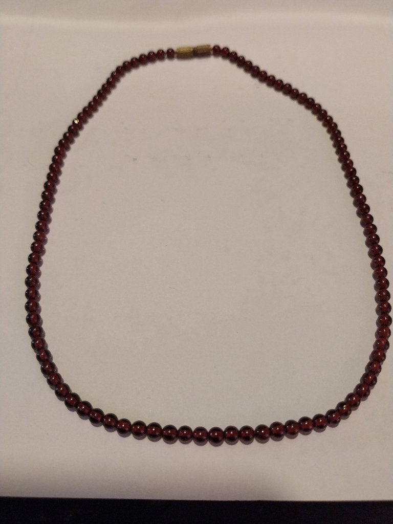 VINTAGE COLLIER  PIERRE SEMI-PRECIEUS EN GRENATS(PLUS DE 100, Enlèvement ou Envoi, Utilisé, Rouge, Avec pierre précieuse