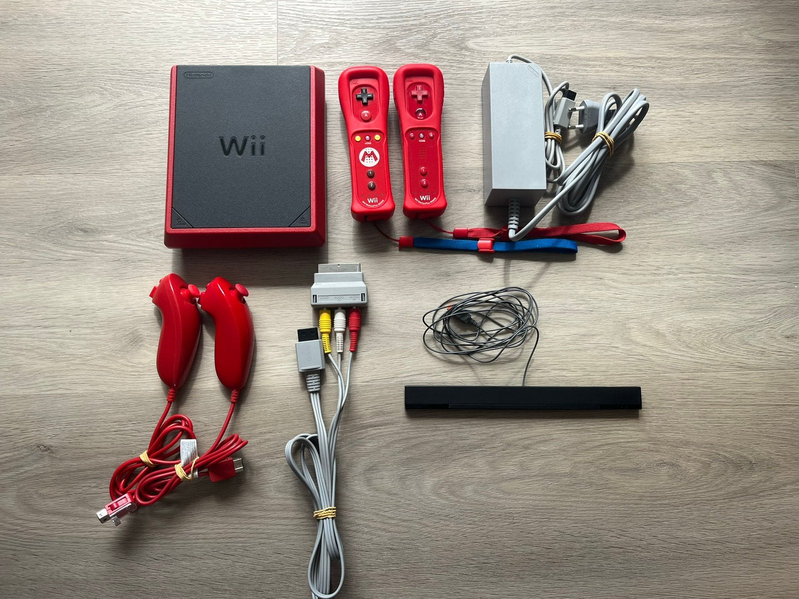 Nintendo Wii met toebehoren, Ophalen, Zo goed als nieuw, Met 2 controllers, Met games