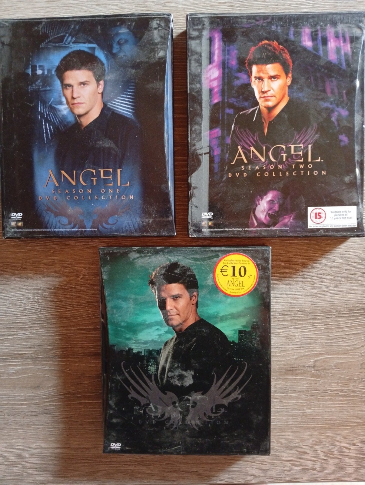 Coffret DVD Angel saisons 1, 2 et 3 (Spin-Off de Buffy), Enlèvement, Coffret, Suppléments