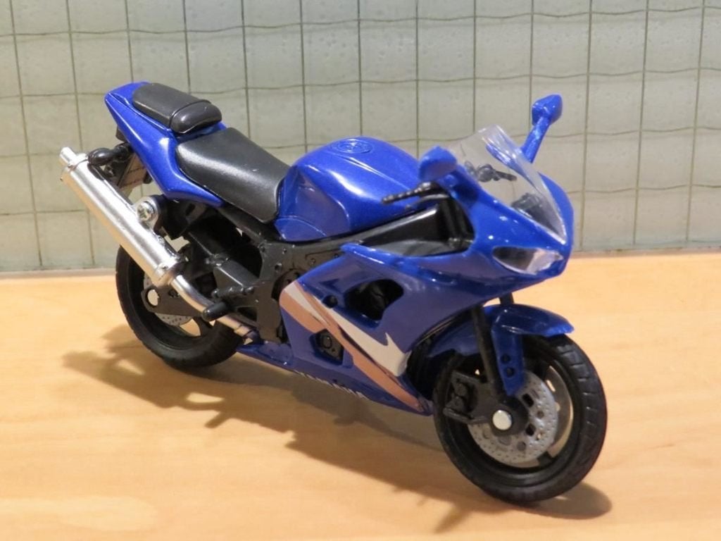 Yamaha YZF-R6 1:18 67003 new ray, Enlèvement ou Envoi, Neuf, Moteur, Autres marques