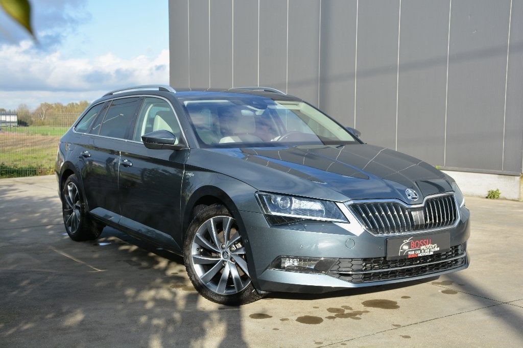 SKODA SUPERB 1.5TSI DSG/L&K/NAVI/ZETELVER/LED/KEYLESS/XENON, Cuir, Achat, Entreprise, Break