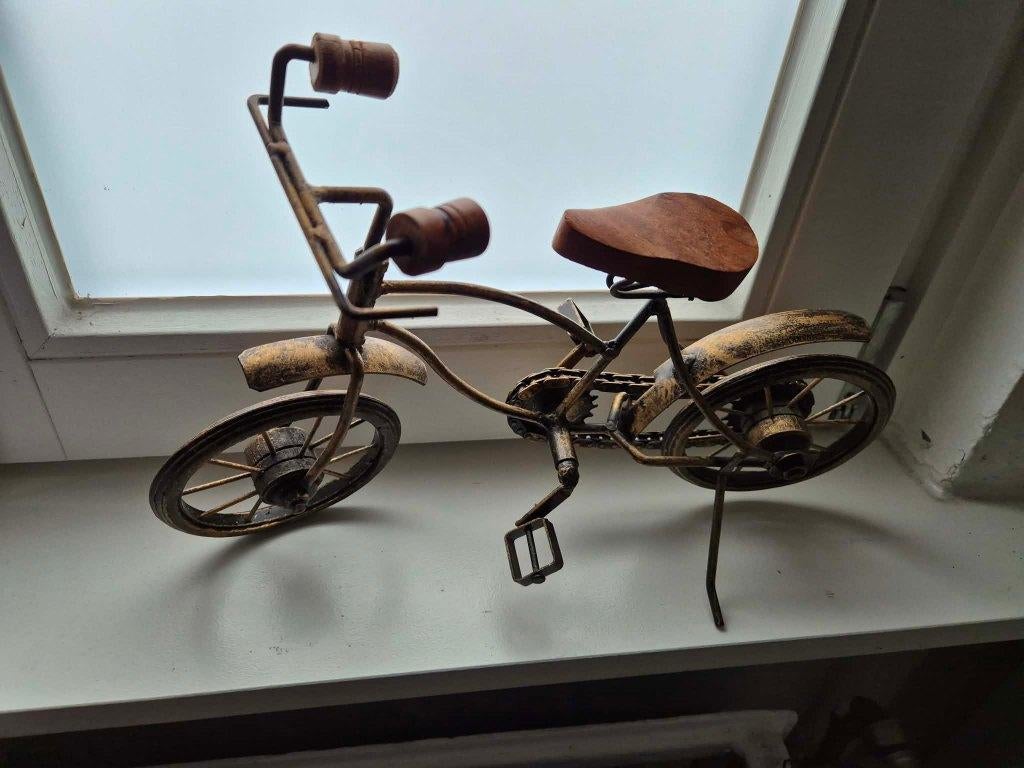 2 Decoratieve miniatuur fietsen, Vintage, Ophalen of Verzenden, Zo goed als nieuw, Goud