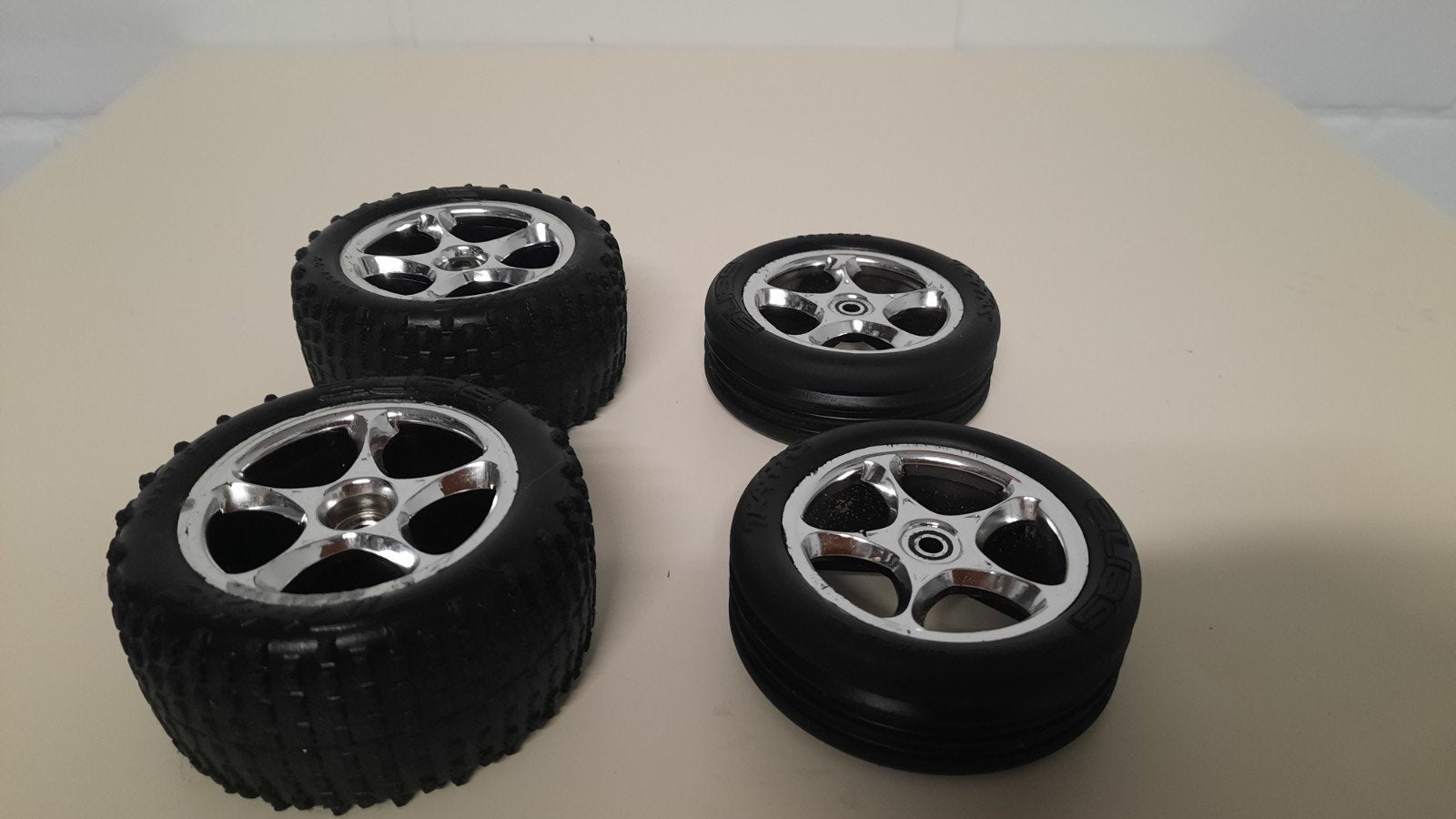 traxxas, Enlèvement ou Envoi
