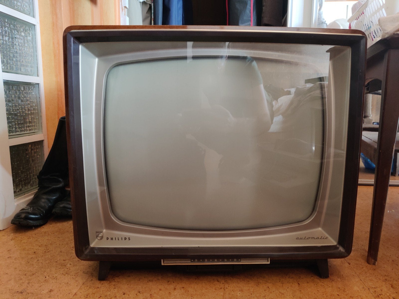 vintage zwart-wit televisie  Philips, Ophalen