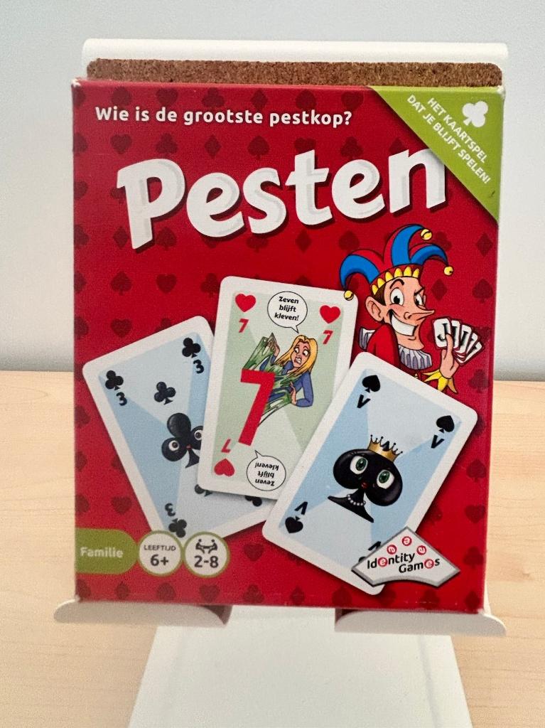 Pesten - kaartspel, Hobby en Vrije tijd, Vijf spelers of meer, Ophalen of Verzenden, Zo goed als nieuw, Identity Games