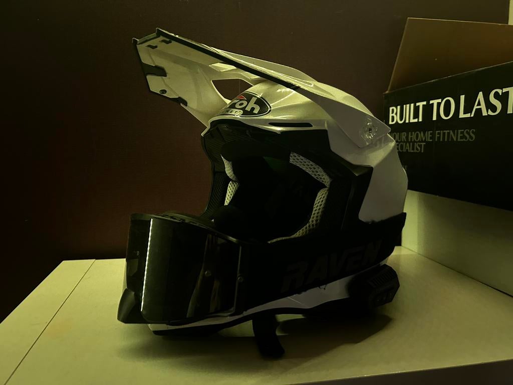 Cross helm met bril en bluetooth, Ophalen