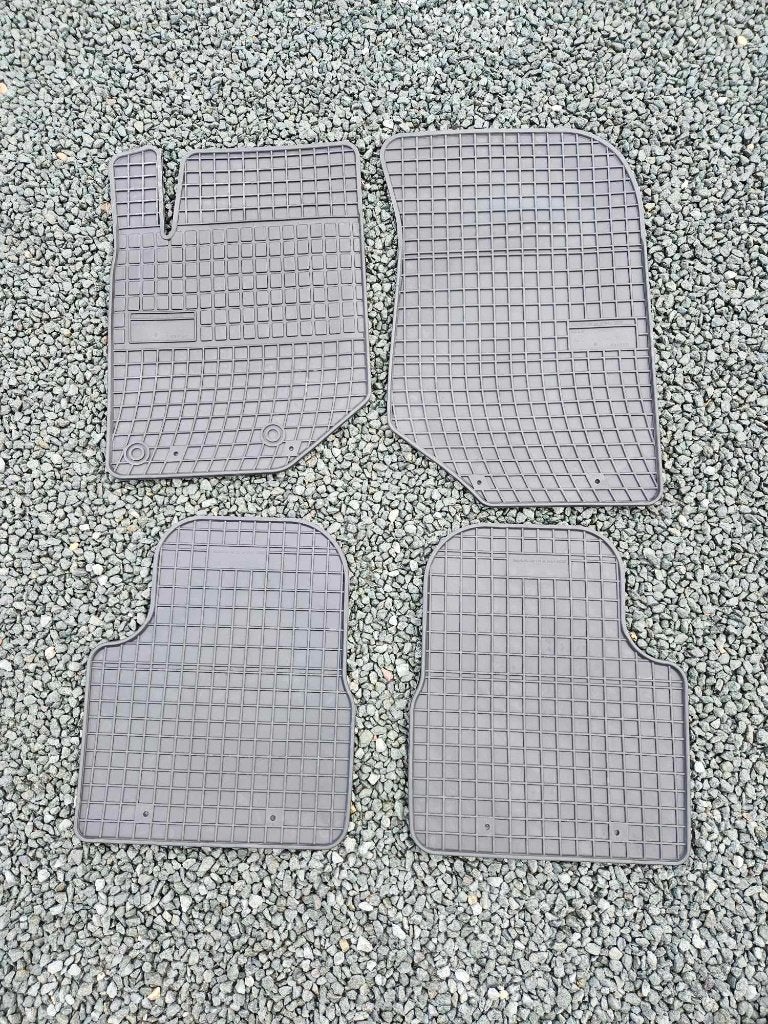 Tapis de sol Peugeot 2008 en caoutchouc  (2023), Auto diversen, Automatten, Ophalen, Zo goed als nieuw