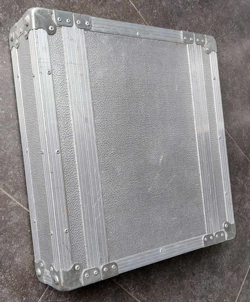 Flight case silver 19pouces/2U, Enlèvement ou Envoi, Utilisé, Autres instruments, Flight case