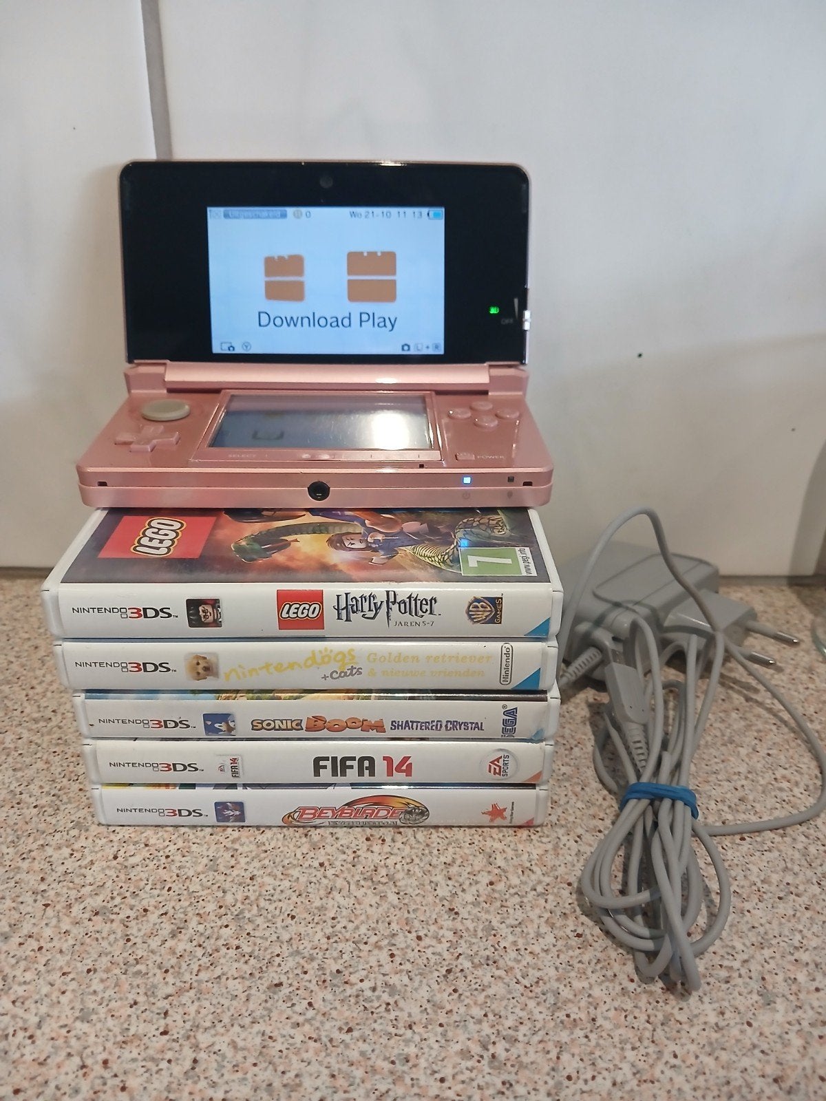 3ds pink met games, Games en Spelcomputers, Ophalen, 3DS, Met games