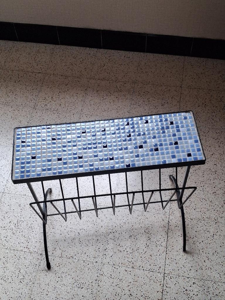 krantenhouder, Enlèvement, Utilisé