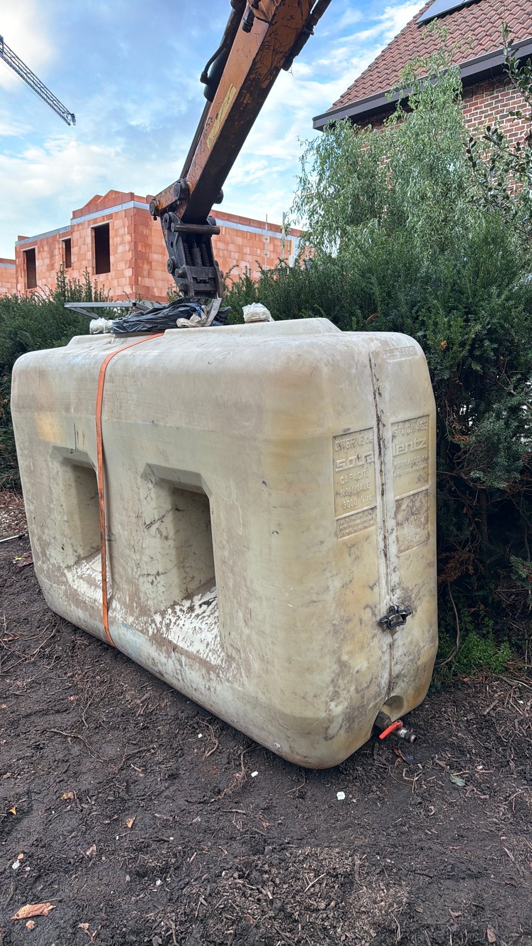 Plastic mazout vat tank, Ophalen