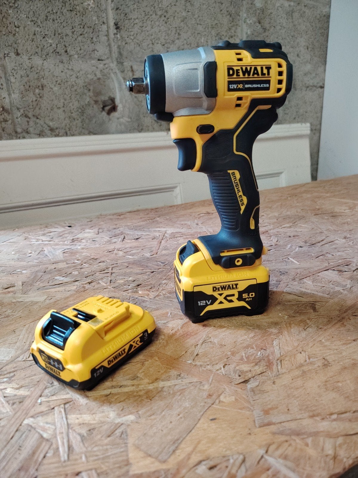 Boulonneuse Dewalt DCF902 3/8" + 2 batteries, Bricolage & Construction, Enlèvement ou Envoi, Comme neuf, Perceuse sans fil, DeWalt