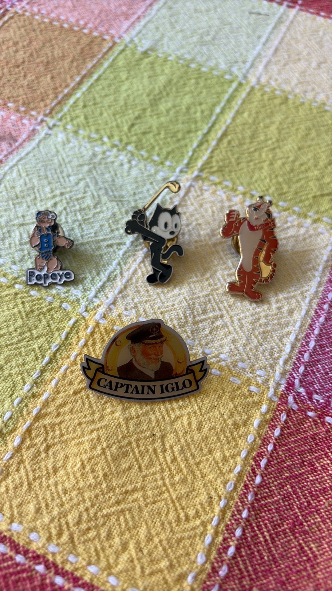 Plusieurs pin's, Enlèvement, Comme neuf