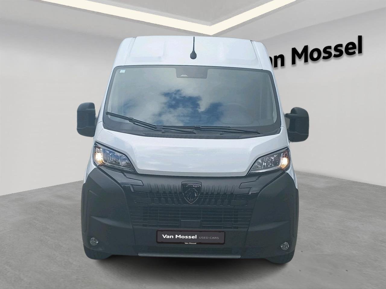 Peugeot Boxer 2.2 BlueHDi S&S 140 335 L2H2 Auto // NRM DEMO, Auto's, 4 deurs, Stof, Gebruikt, 4 cilinders