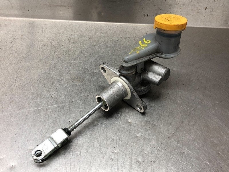 MAITRE CYLINDRE EMBRAYAGE ABS Toyota GT 86 (ZN) (01-2012/-), Utilisé, Toyota