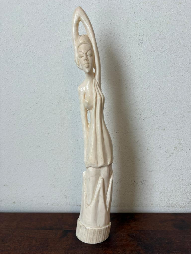 Beeld vrouw naakt afrika congo?, Antiek en Kunst, Ophalen of Verzenden, Handgemaakt, 20 - 50 cm, Wit