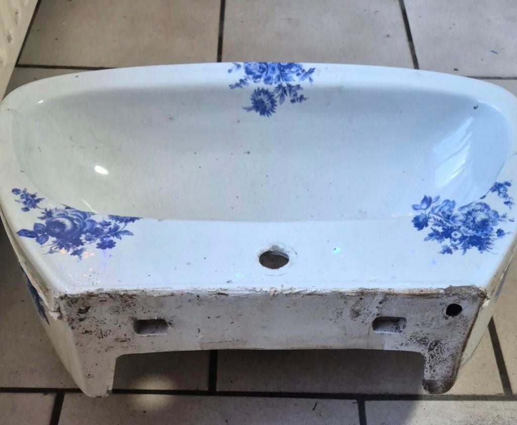 A vendre, Magnifique évier en porcelaine motifs floraux bleu, Antiquités & Art