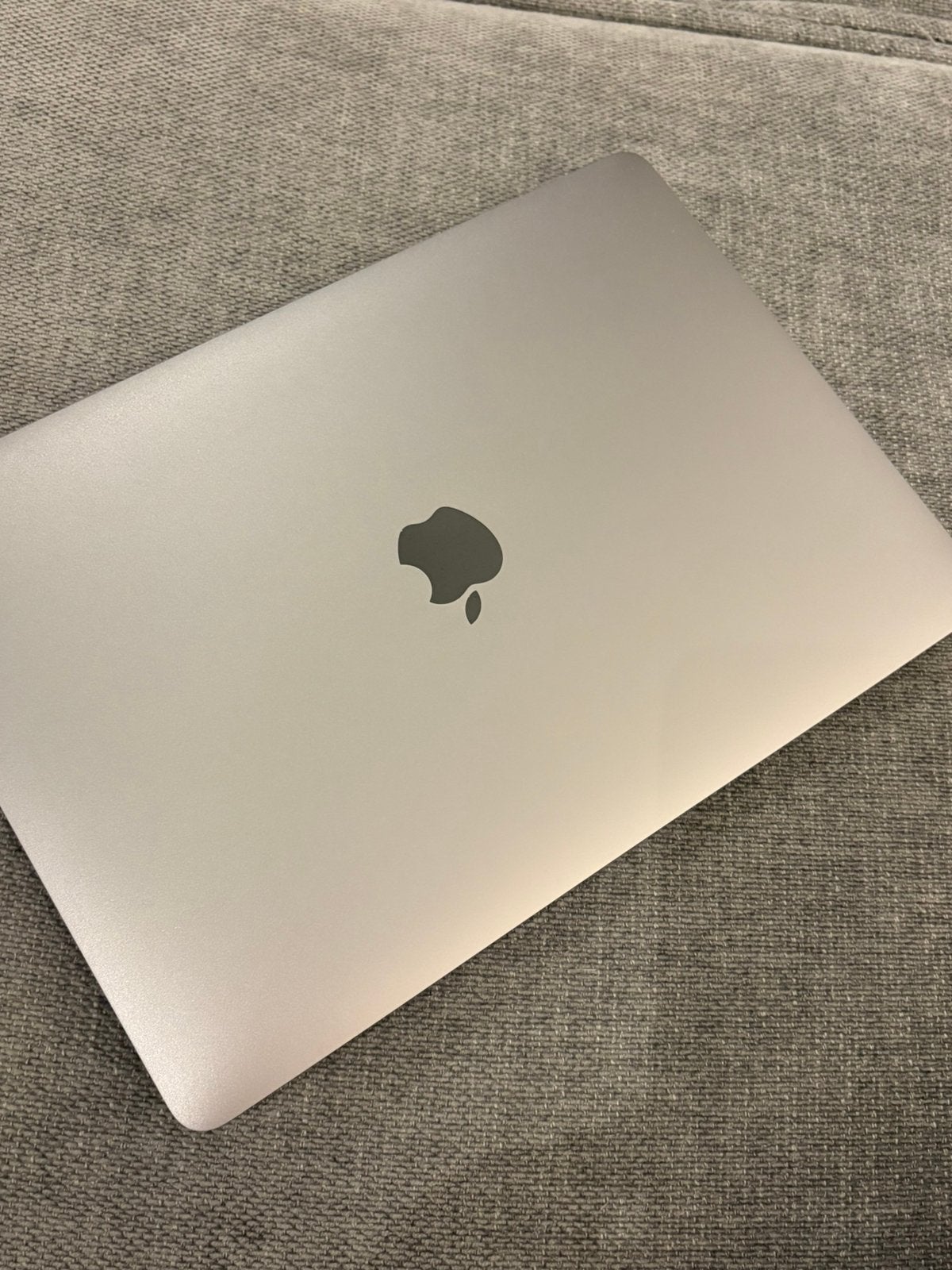 MacBook Pro 13” M2 2022 –Très peu utilisé – Excellent état, Comme neuf, Enlèvement, SSD, 8 GB