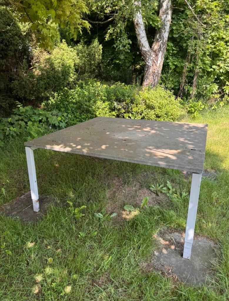 Podium / tafel, Enlèvement