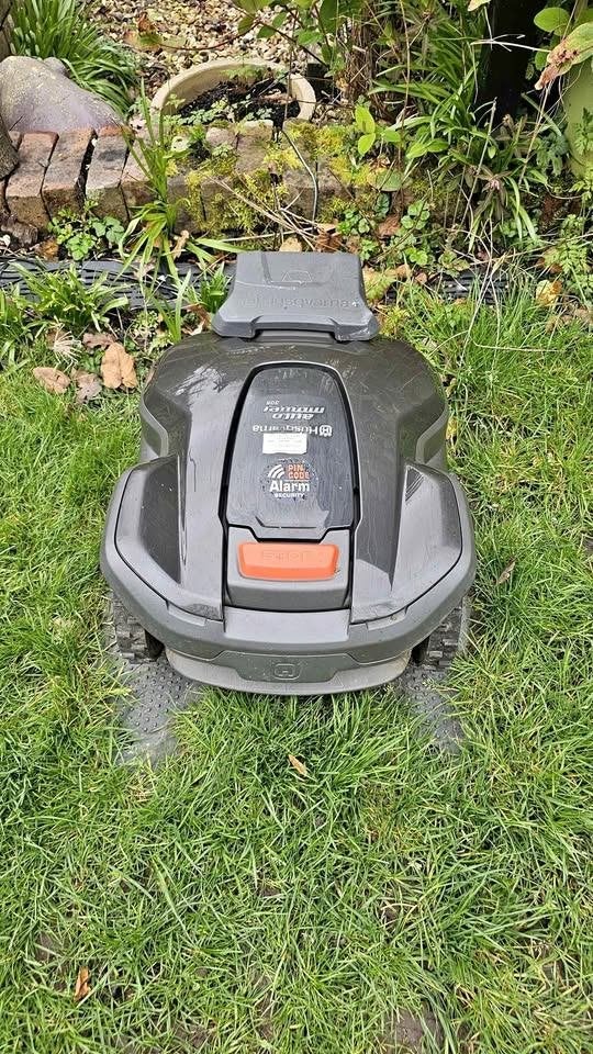 Husqvarna Automower 305 Robot Tondeuse, Enlèvement ou Envoi, Neuf, 20 à 25 cm, Husqvarna