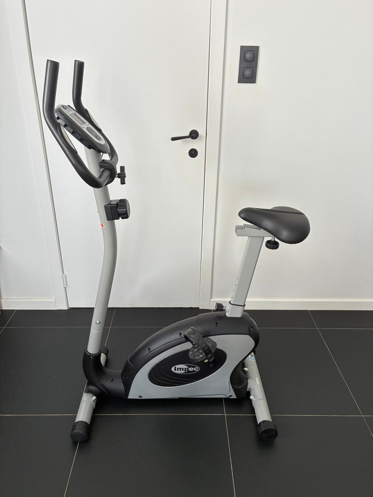 Impec Hometrainer, Sport en Fitness, Ophalen, Zo goed als nieuw, Hometrainer