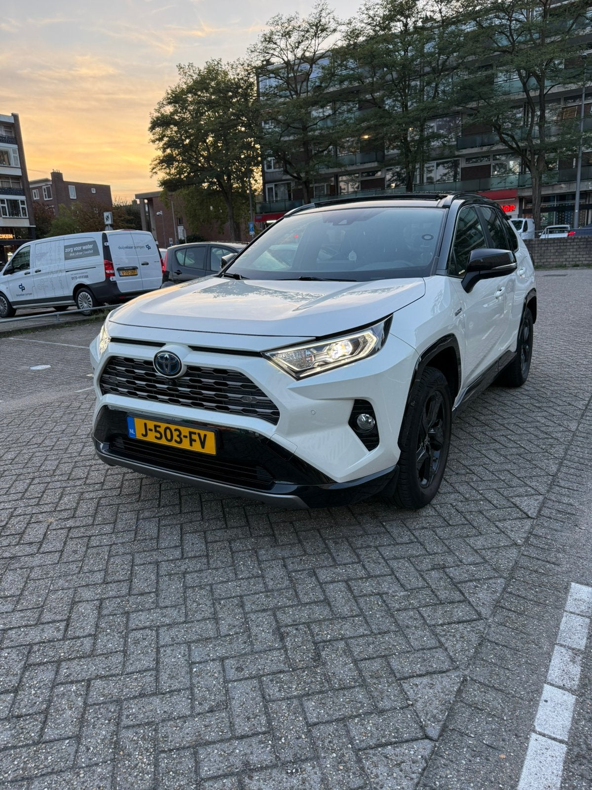 Toyota rav4 Garantie.Full, Auto's, Dealer onderhouden, Bi-Xenon koplampen, 999 g/km, 2500 kg