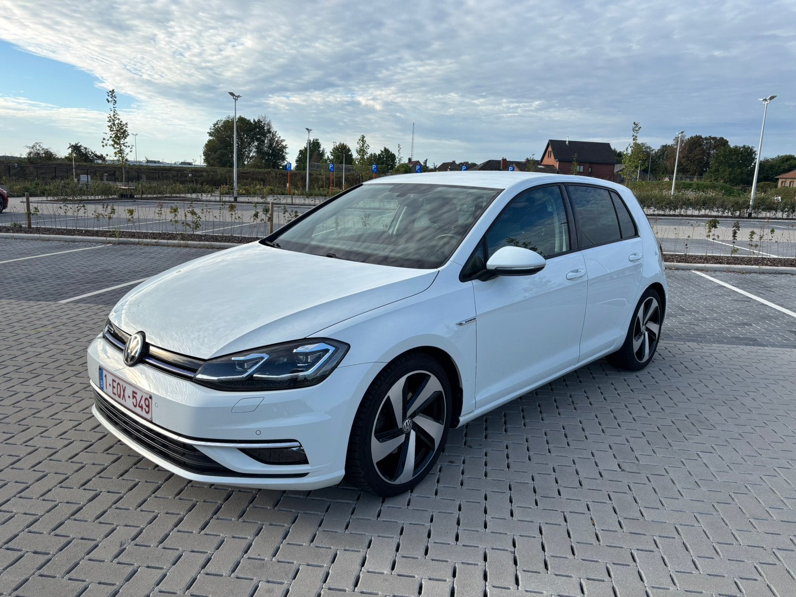 Volkswagen Golf 1.5 tsi bluemotion, Auto's, Voorwielaandrijving, Zwart, 4 cilinders, Wit