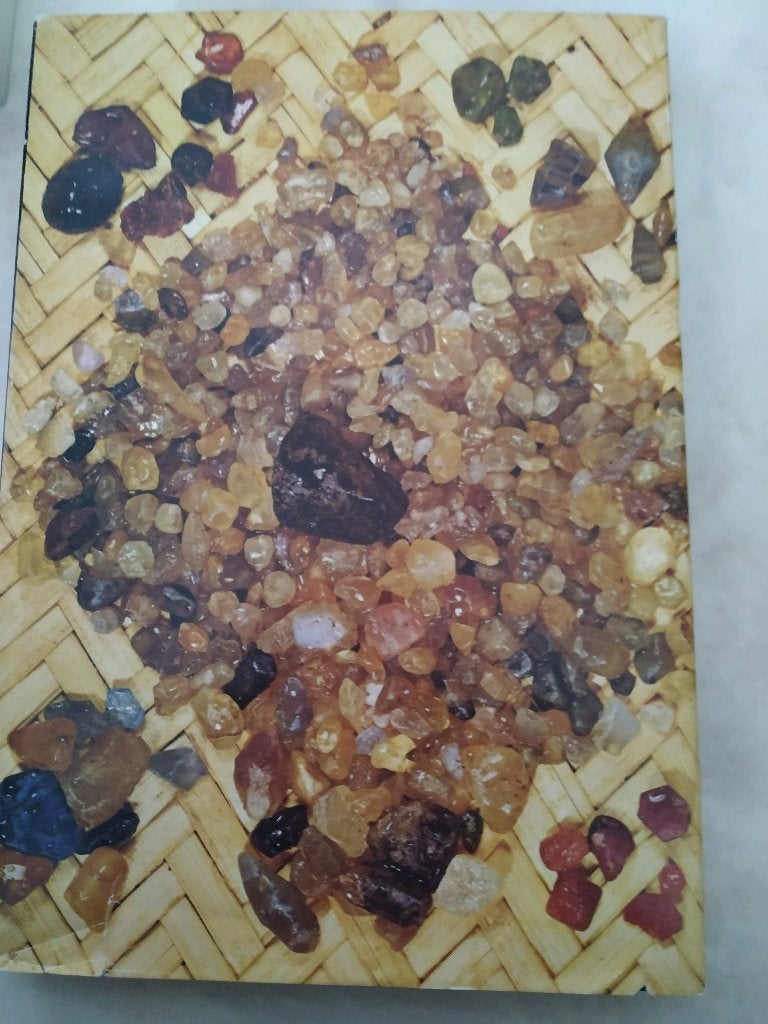 mooi dik info boek edelstenen, Boeken, Ophalen of Verzenden