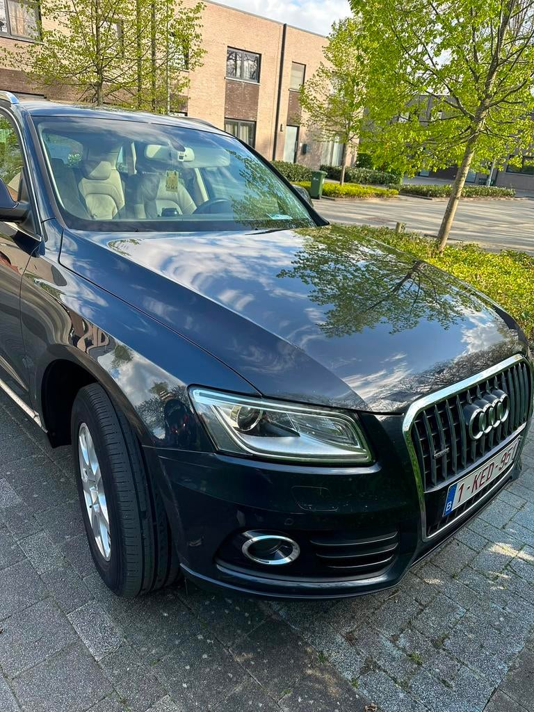 Audi Q5 te koop, Donker blauwe kleur in zeer goede staat, Autos, Cuir, Euro 5, Achat, Beige