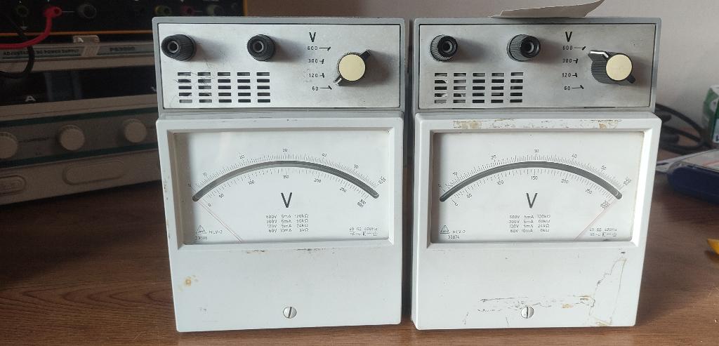 2 voltmètres GANZ HLV-2, Enlèvement, Utilisé, Multimètre