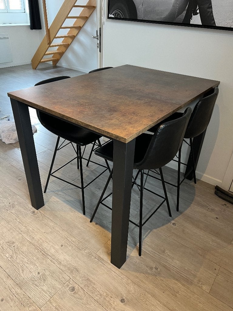 Table haute avec chaises en cuir, Enlèvement