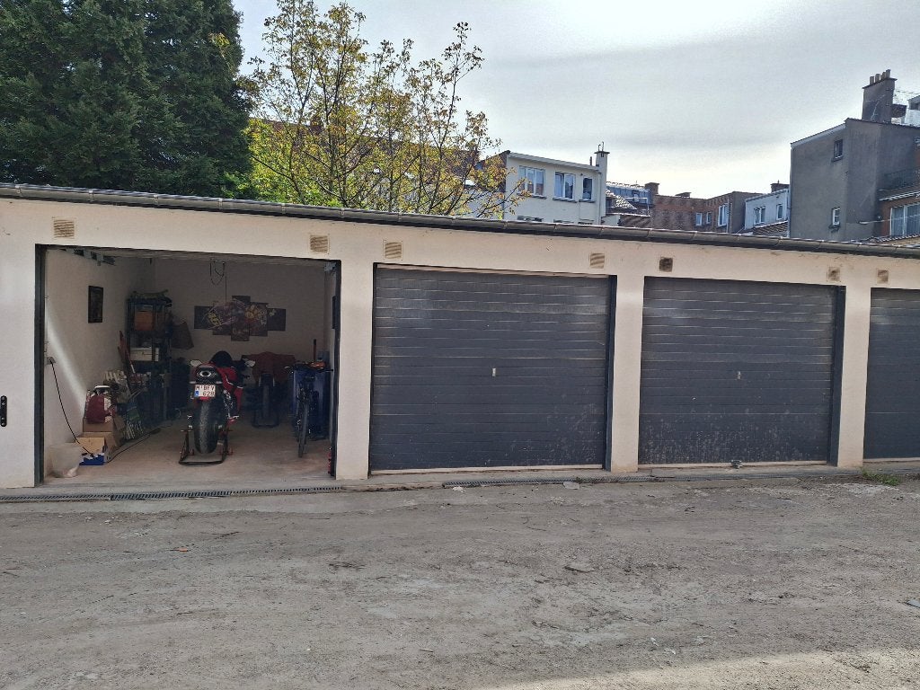 Boxes de garages neuves, Bruxelles