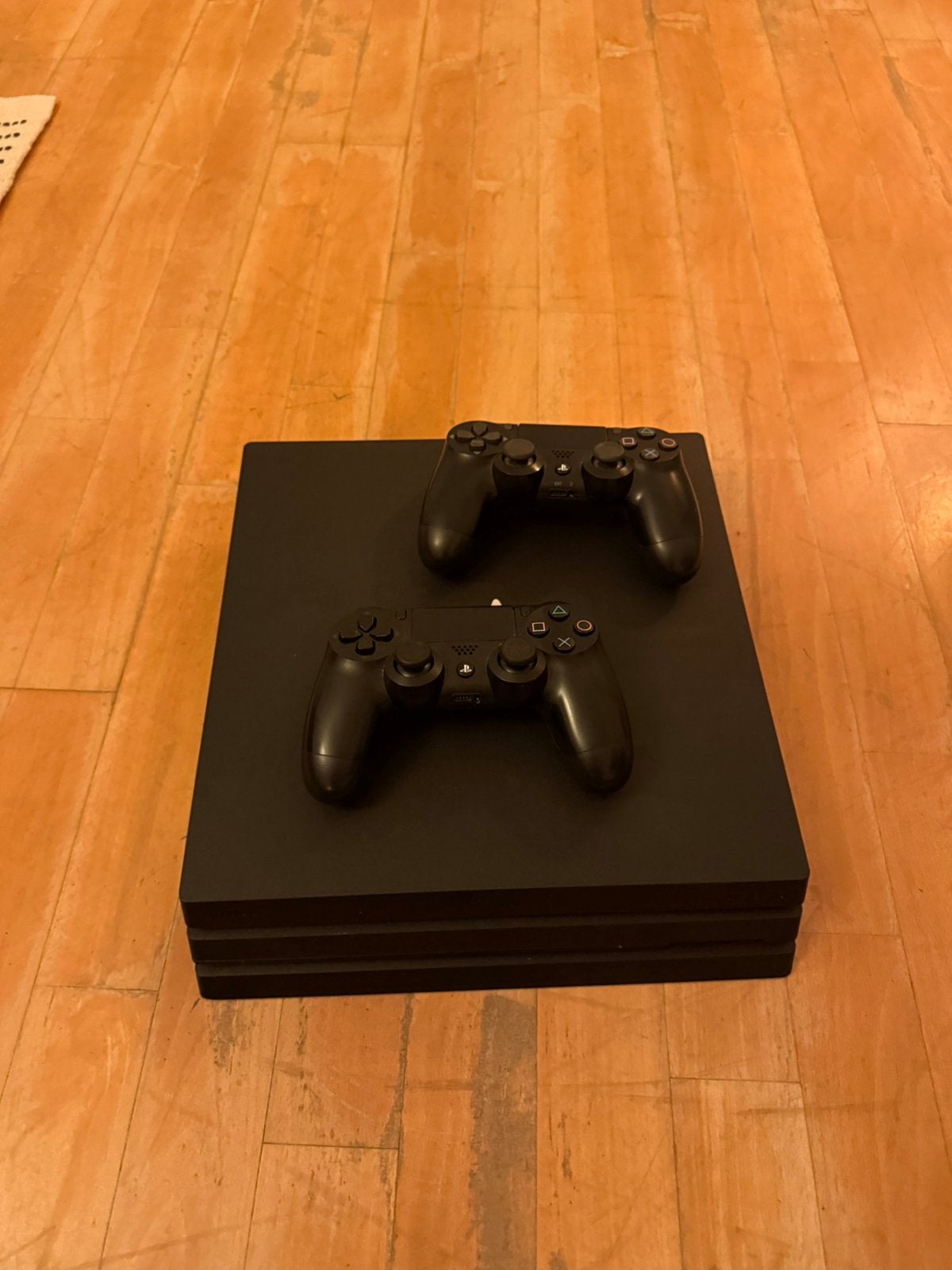 PlayStation 4 – 1TB + 2 controllers, Games en Spelcomputers, Ophalen, Zo goed als nieuw