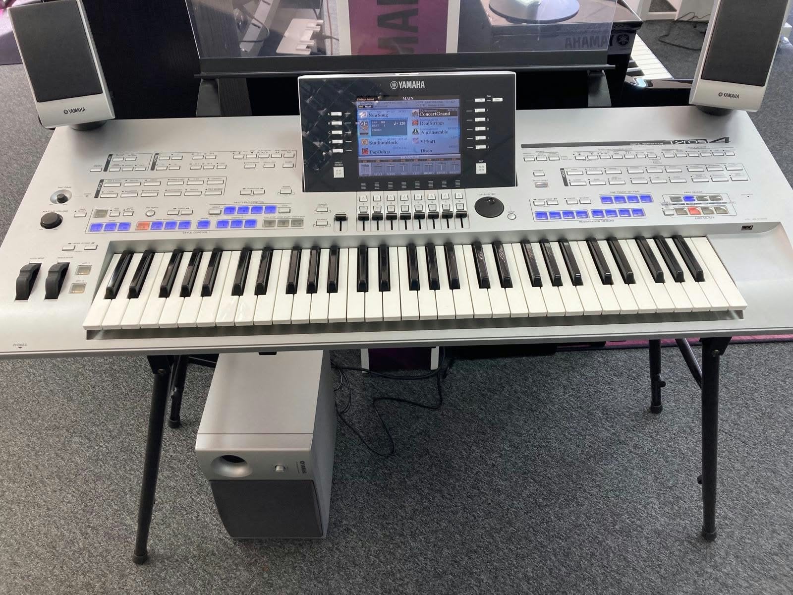Yamaha Tyros 4, Muziek en Instrumenten, 61 toetsen, Ophalen of Verzenden, Zo goed als nieuw, Midi-aansluiting