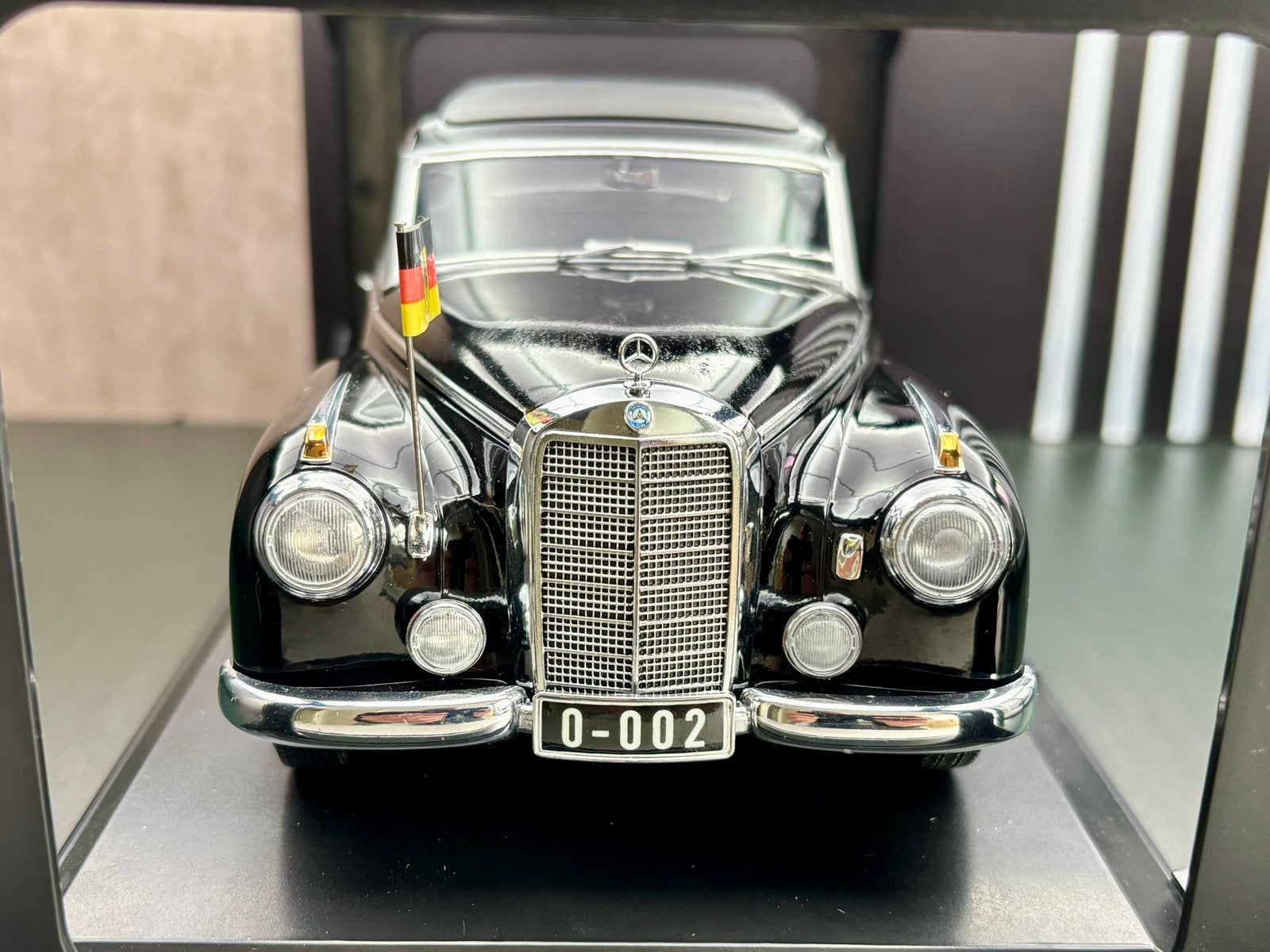 1:18 Mercedes-benz typ 300, Hobby en Vrije tijd, Modelauto's | 1:18, Ophalen of Verzenden, Zo goed als nieuw