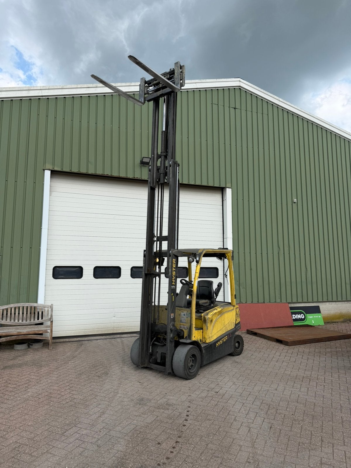 Chariot élévateur électrique Hyster de 2,5 tonnes à vendre, Articles professionnels, Enlèvement