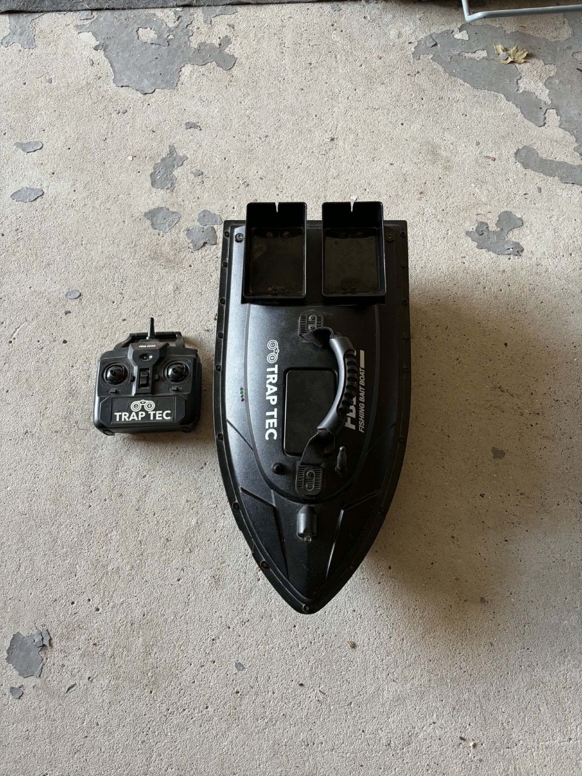 Bateau amorceur Trap Tec FBB 5200, Enlèvement, Utilisé