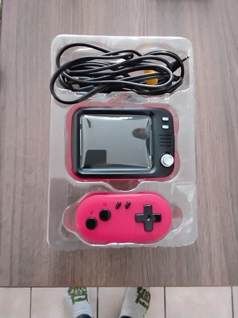 Gameboy op batey en tv 5 euro, Games en Spelcomputers, Spelcomputers | Nintendo Game Boy, Ophalen, Zo goed als nieuw