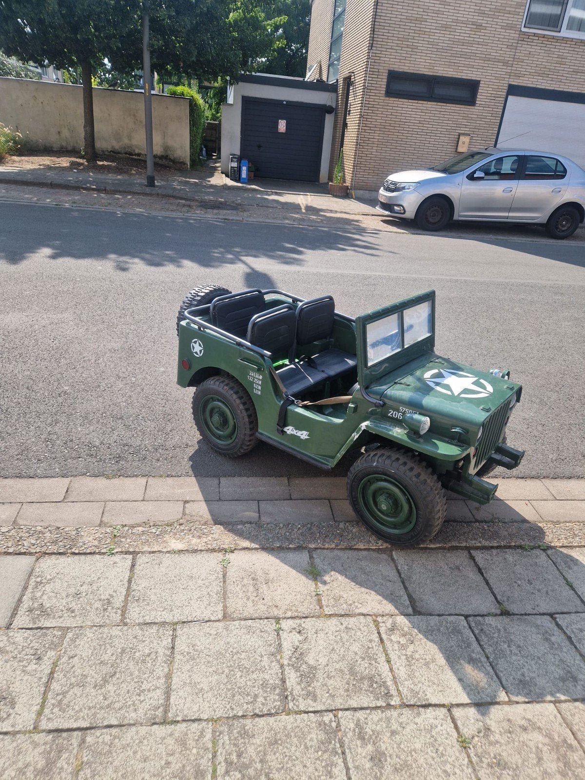 Jeep 44 voor 3 personen met afstand bedining, Enfants & Bébés, Jouets | Extérieur | Véhicules à batterie, Enlèvement ou Envoi