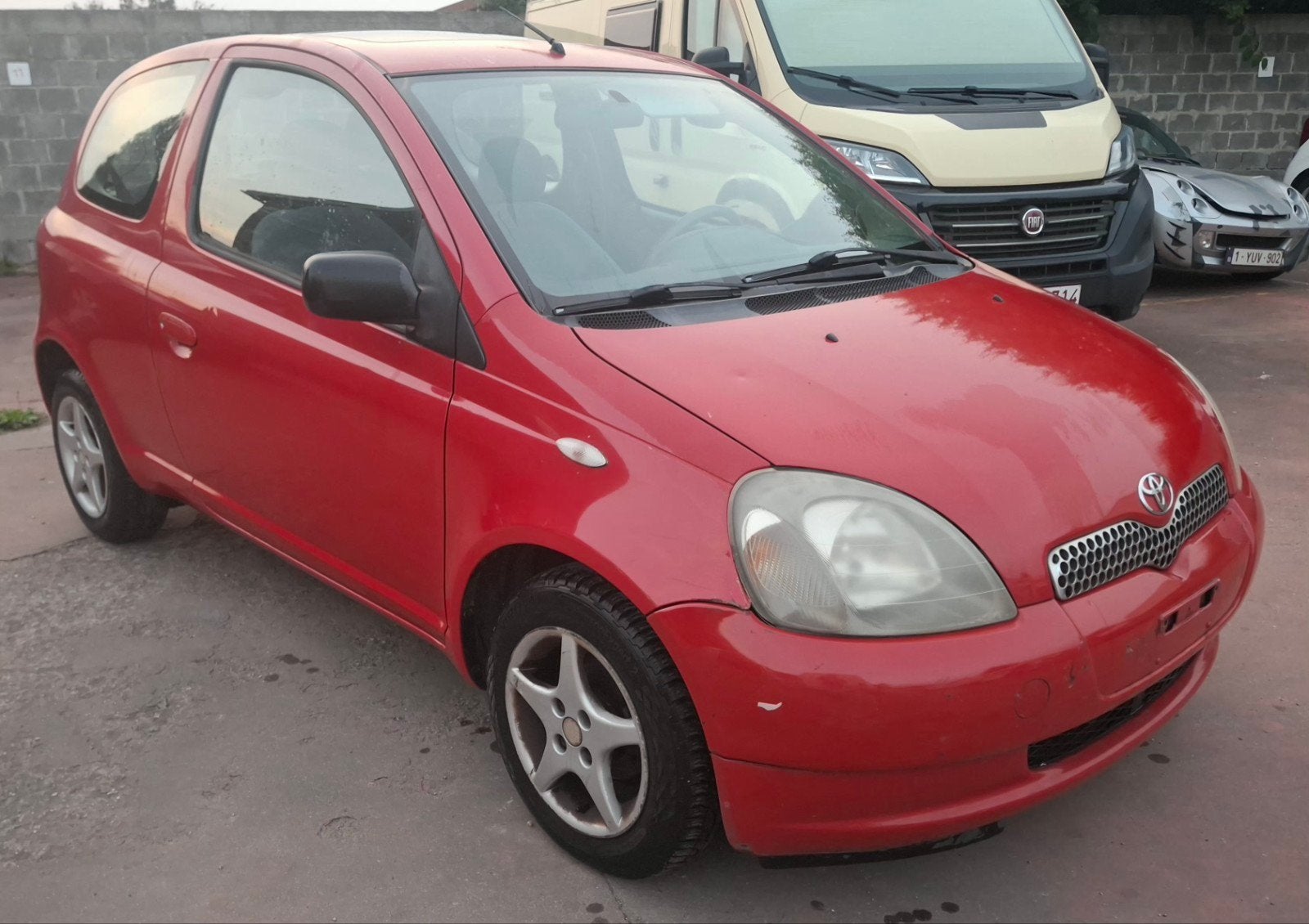 Toyota yaris, Autos, Rouge, Achat, 63 kW, Boîte manuelle