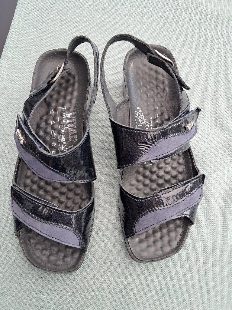 te koop : mooie damesschoenen maat 35, Kleding | Dames, Schoenen, Ophalen of Verzenden, Zo goed als nieuw, Zwart