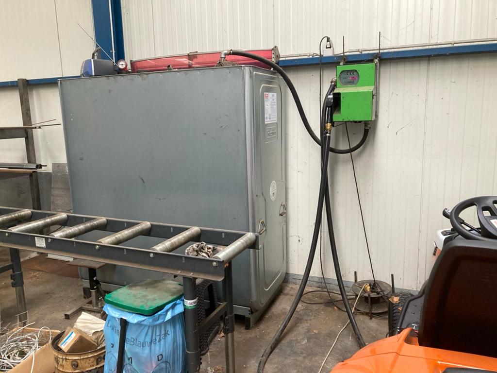 Dieselton met pomp 1500L, Ophalen