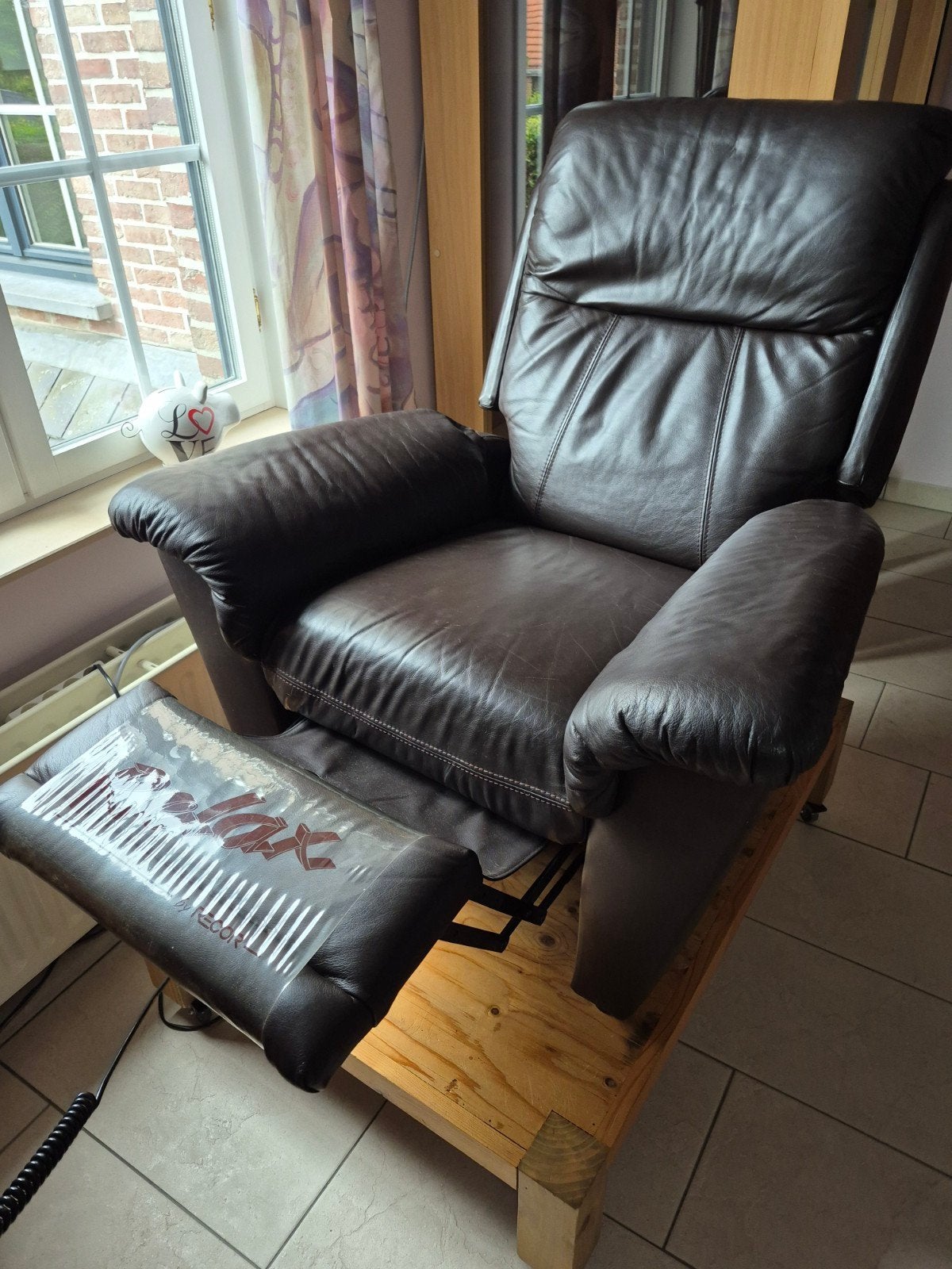 Bruine Elektrische relaxzetel in leer – Relux by Recor, Ophalen, Leer
