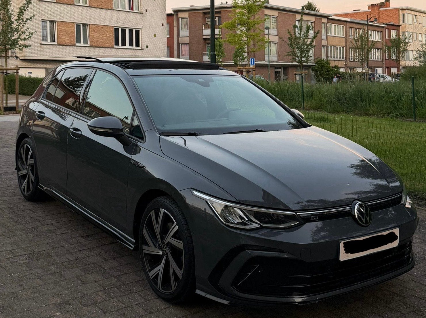 Golf 8 R-Line 1.5 Essence Full Options prête à immatriculer, Autos, Volkswagen, Particulier, Golf, Toit ouvrant, Essence, Euro 6
