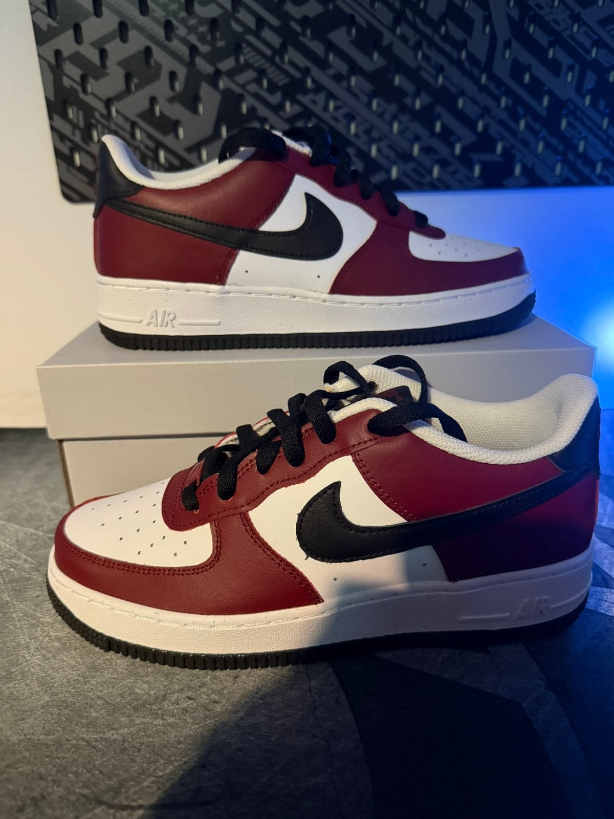 Air force 1 red, Vêtements | Hommes, Chaussures, Neuf, Enlèvement, Baskets, Noir
