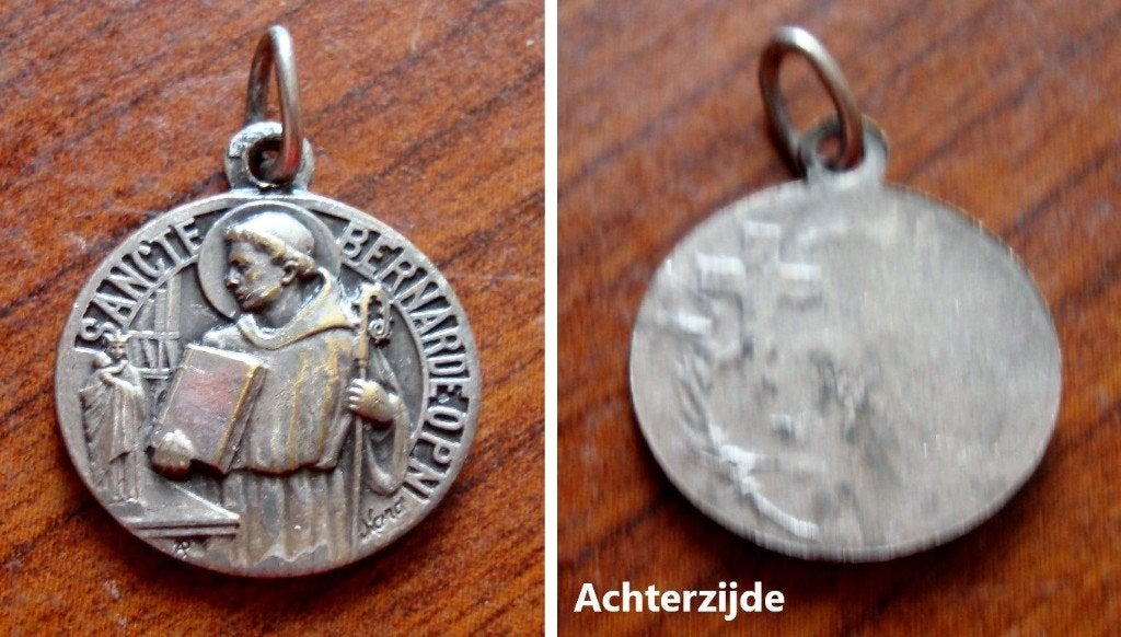 Christelijk medailletje met Sint Bernard de Clairvaux, Verzamelen, Ophalen of Verzenden, Zo goed als nieuw, Overige typen, Christendom | Katholiek