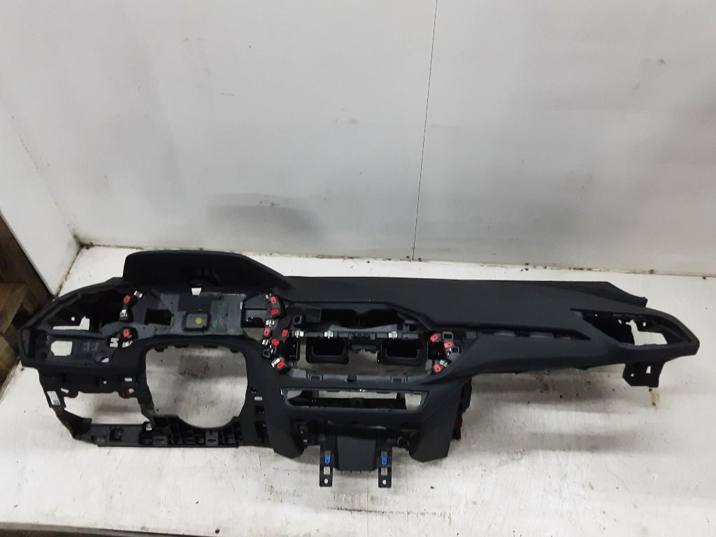 DASHBOARD BMW 1 serie (F40) (01-2019/-), Gebruikt, Mevr. I. Hauben, BMW, Rue de l'Espoir 34 34
4030  GRIVEGNÉE, BE