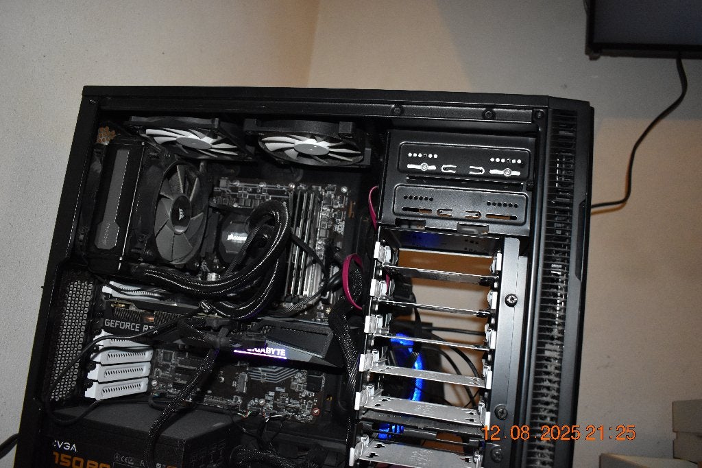 Mémoire rames ordinateur de bureau 4x8= 32GB, 32 GB, DDR4, Comme neuf, Enlèvement
