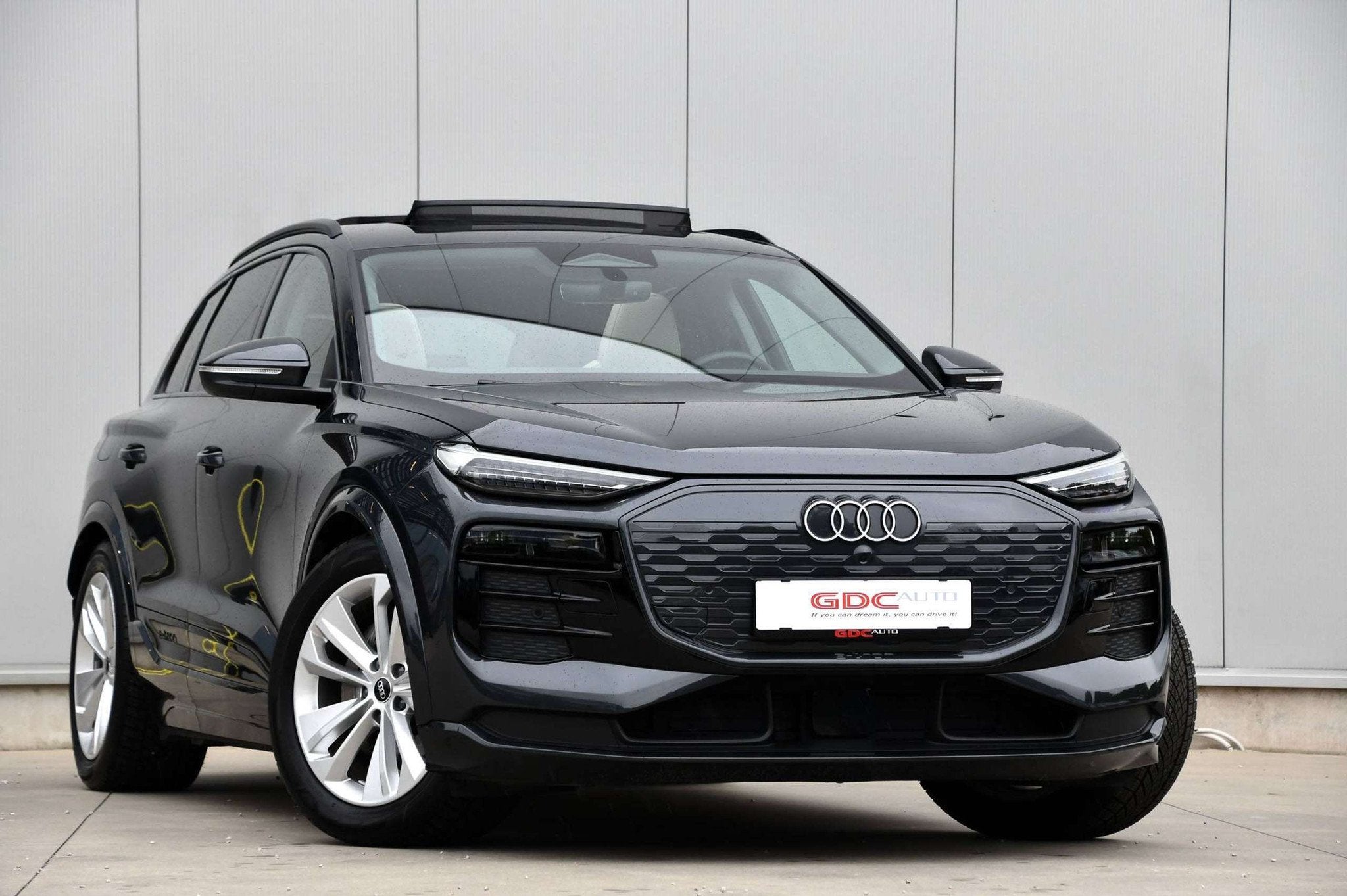 Audi Q6 e-tron Q6 e-Tron 100 kWh Quattro l Pano l Luchtverin, Autos, Cuir, Argent ou Gris, Achat, Beige